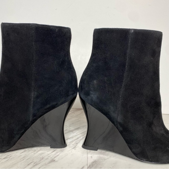 Tory Burch Sculpted Wedge Heel Pointed Toe Black Suede Bootie 6 1/2 M - Picture 8 of 14